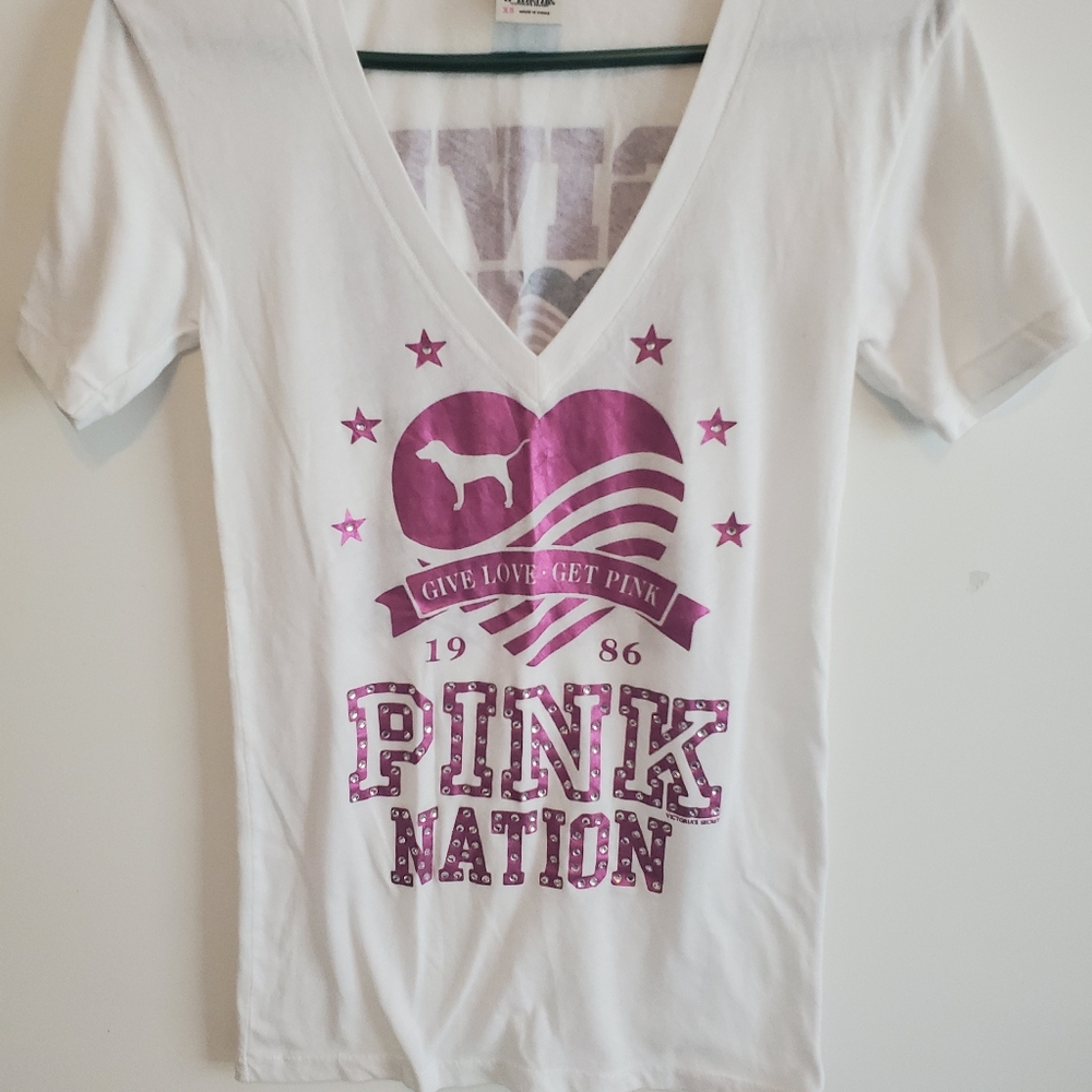 White v neck tee with bling